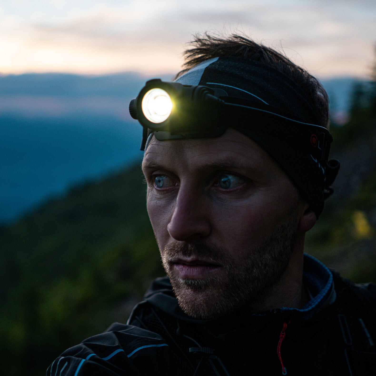 Linterna frontal Ledlenser Faro H7R Core - Imagen 6